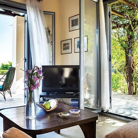 Sleeps 6 Air Con Wifi Sparta